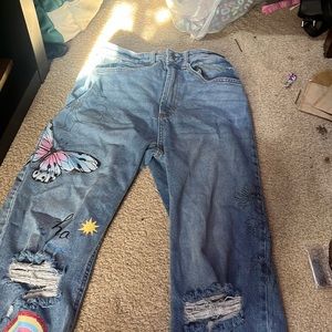 Baggy butterfly jeans